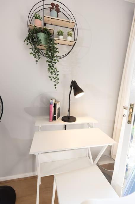 Tranquil 2 Bed Near Downtown & Free Parking Appartamento Londra