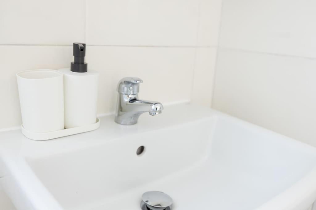 Tranquil 2 Bed Near Downtown & Free Parking Appartamento Londra