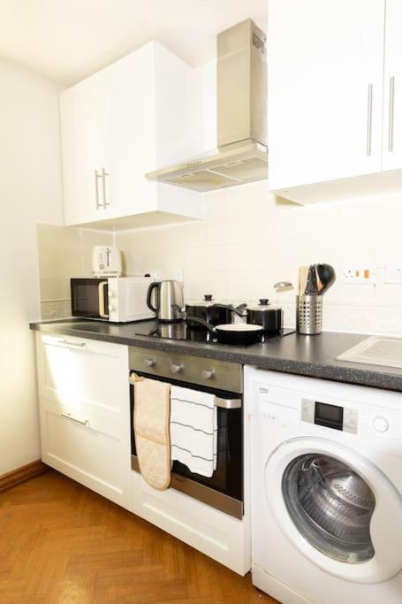Tranquil 2 Bed Near Downtown & Free Parking Appartamento *