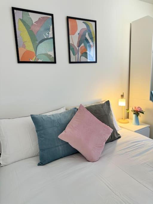 Tranquil 2 Bed Near Downtown & Free Parking * Londra
