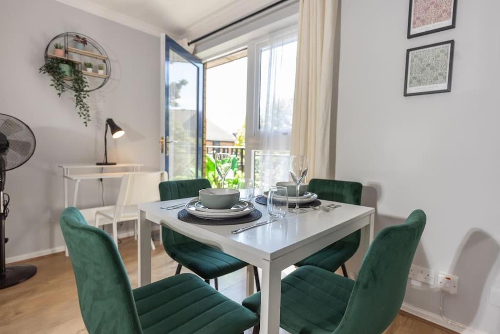 Tranquil 2 Bed Near Downtown & Free Parking Appartamento