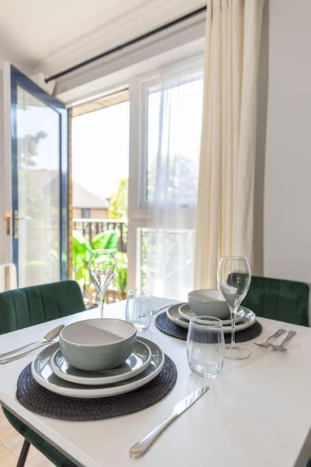 Tranquil 2 Bed Near Downtown & Free Parking Appartamento *