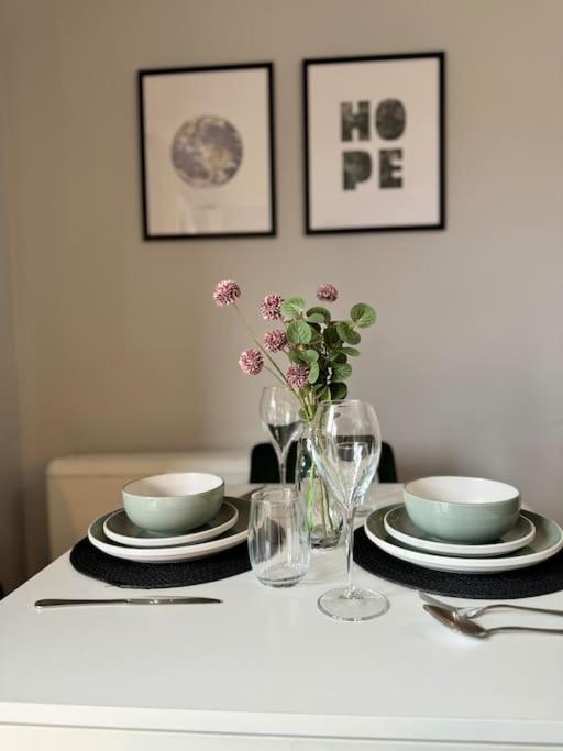 Tranquil 2 Bed Near Downtown & Free Parking Appartamento Londra