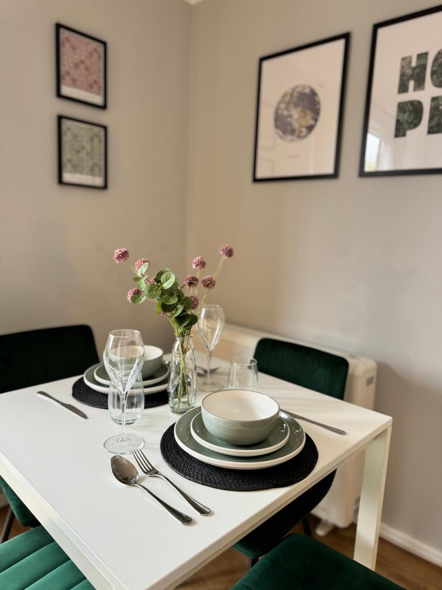 Tranquil 2 Bed Near Downtown & Free Parking * Londra
