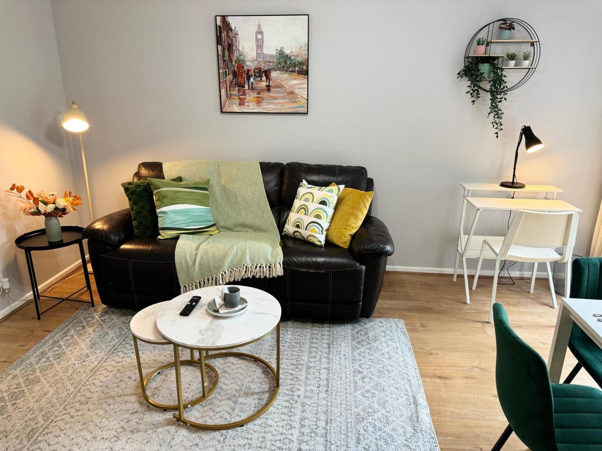 Tranquil 2 Bed Near Downtown & Free Parking Appartamento Londra