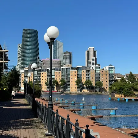 Tranquil 2 Bed Apt Near Downtown & Free Parking London Exterior photo