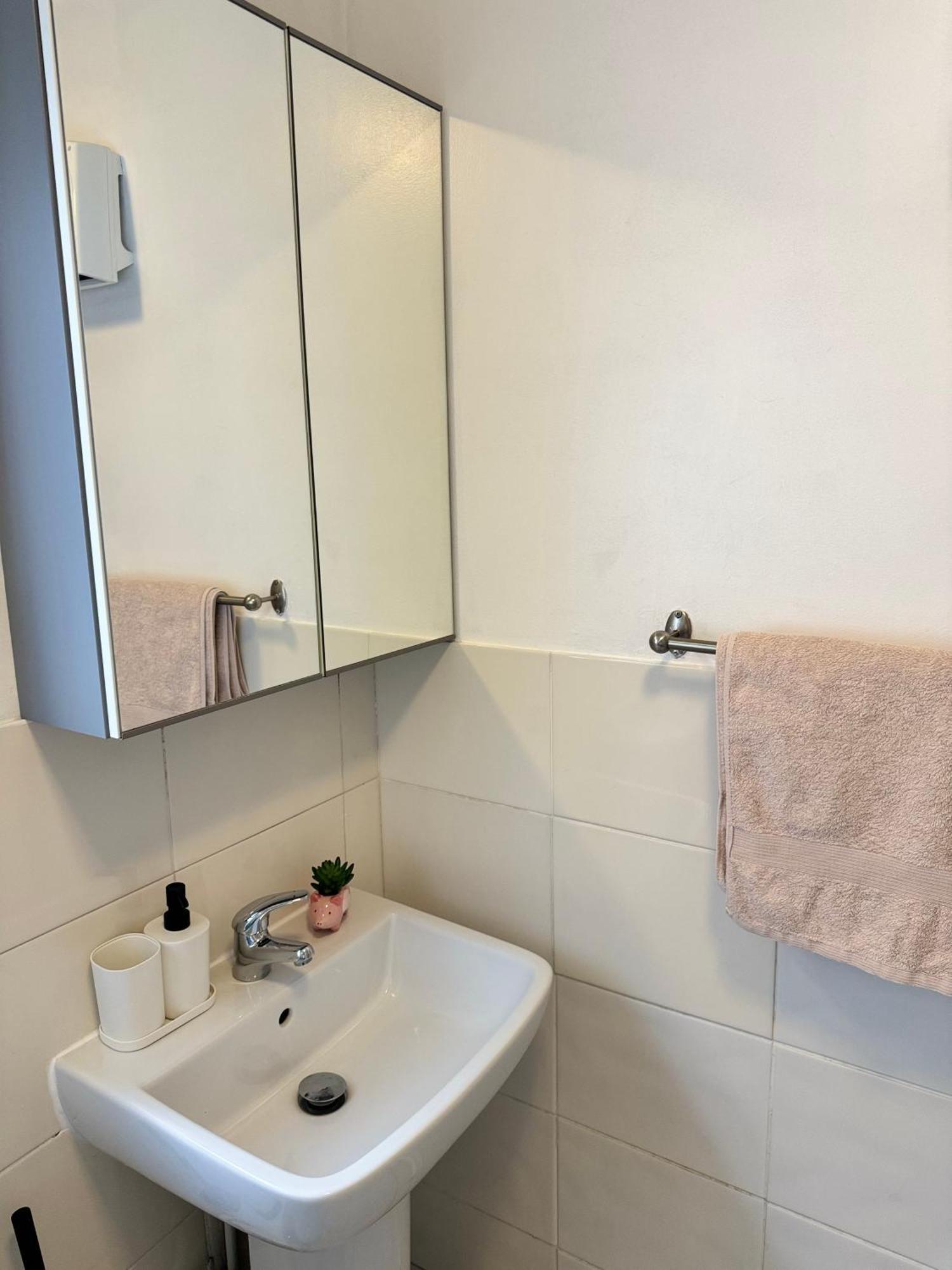 Appartement Tranquil 2 Bed Near Downtown & Free Parking *