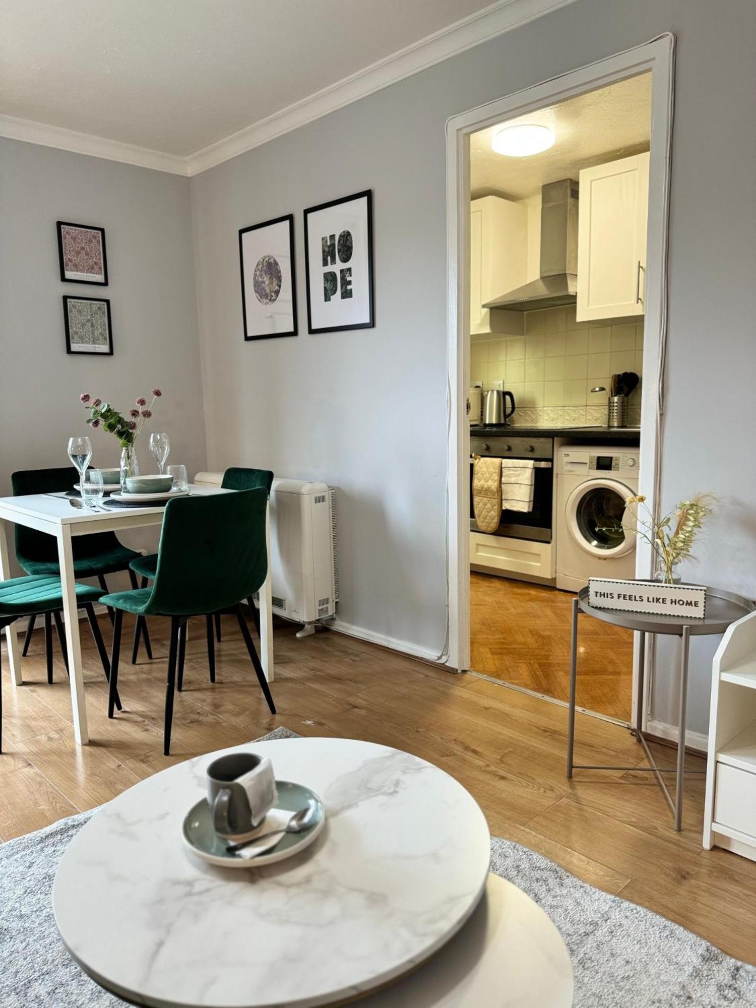 Tranquil 2 Bed Near Downtown & Free Parking Appartement *